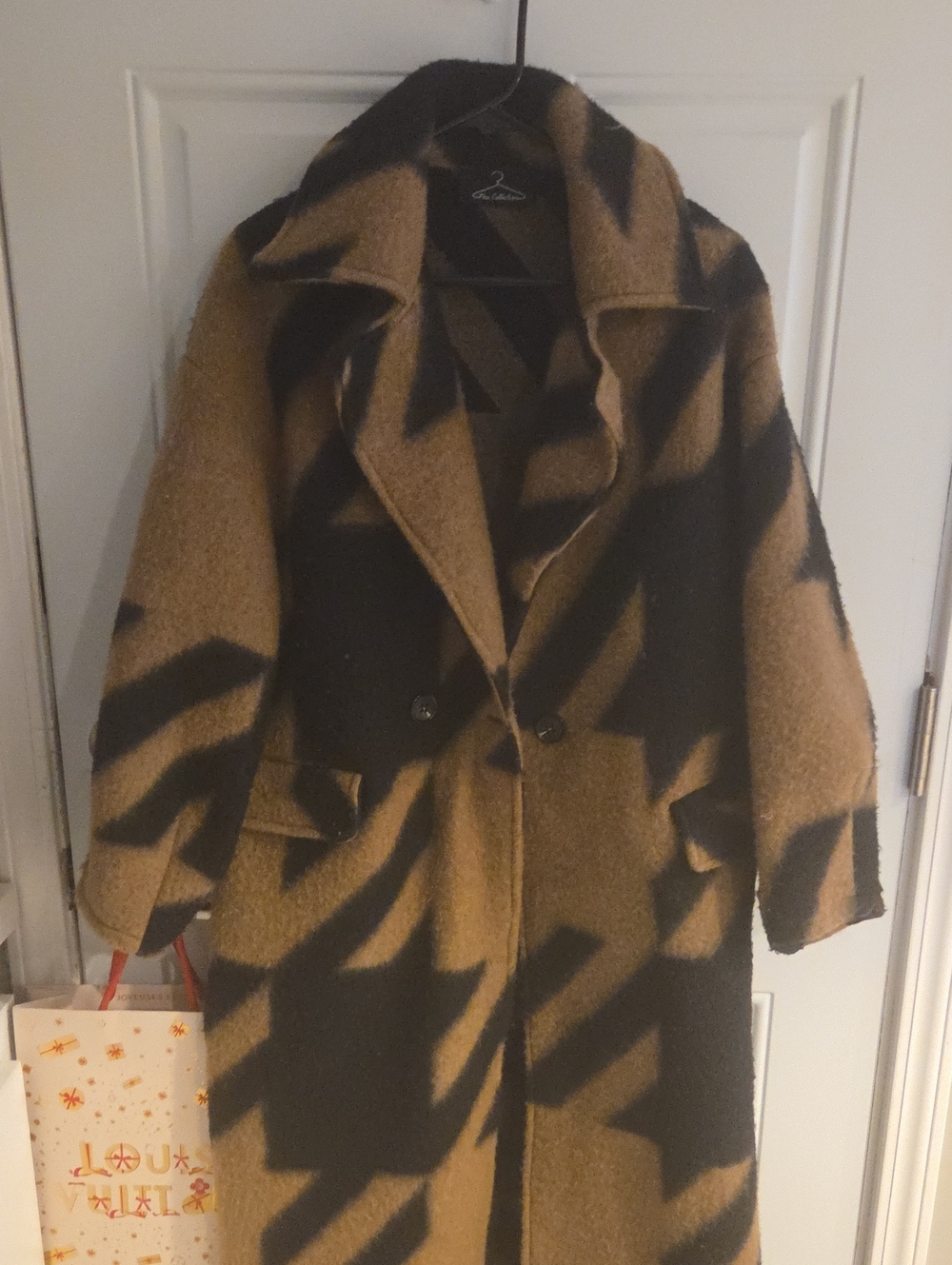 View Collection Oversized Camel Black Houndstooth Long Coat